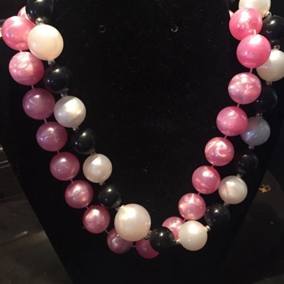 Jewelry - 🌀 Bundle of 2 Necklaces.